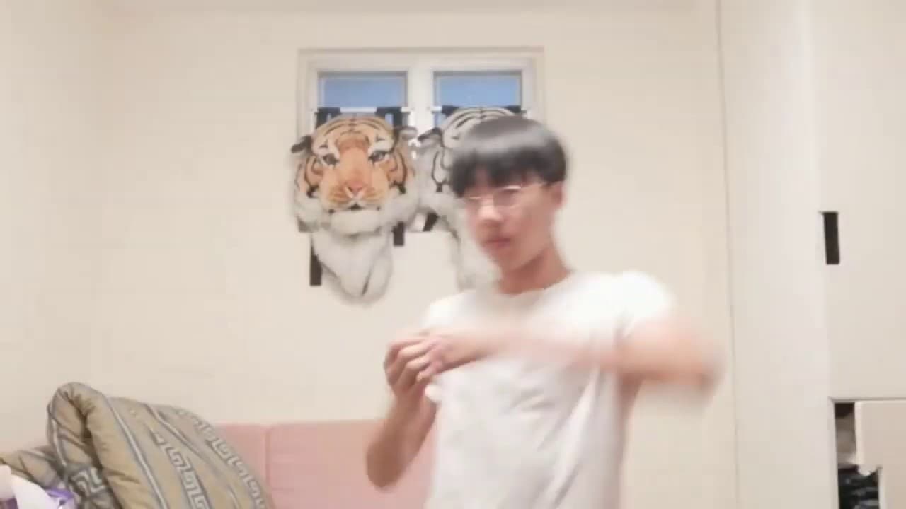 eizouken dance but an asian dude has way too much time on his hands